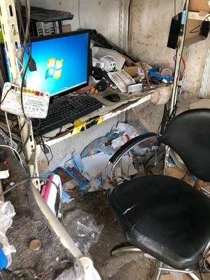 电脑坏了好多师傅都说没法修,却意外在最脏的维修店修好了